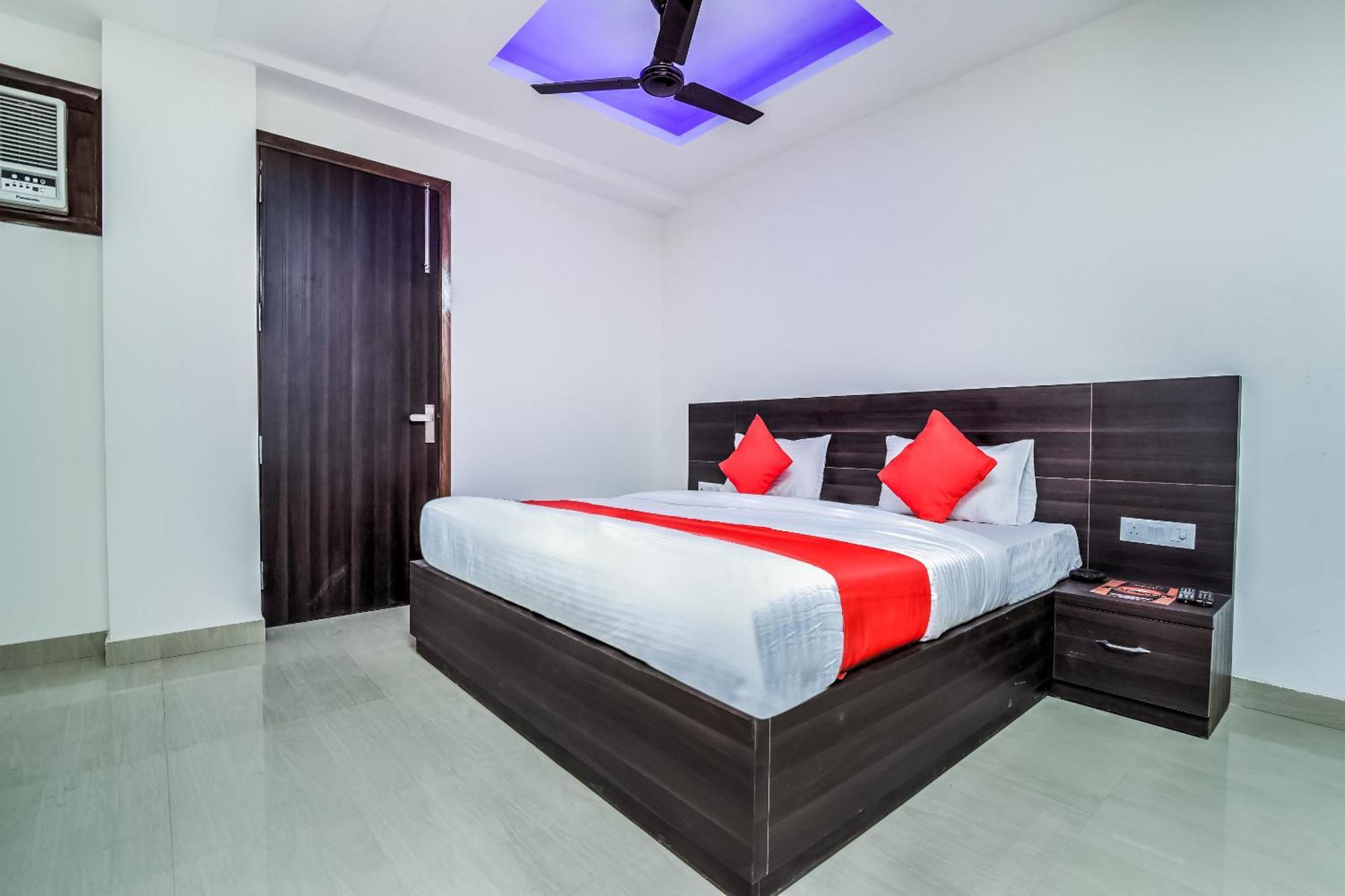 Hotel Aerostar Gold - Opposite Max Healthcare Дели Экстерьер фото
