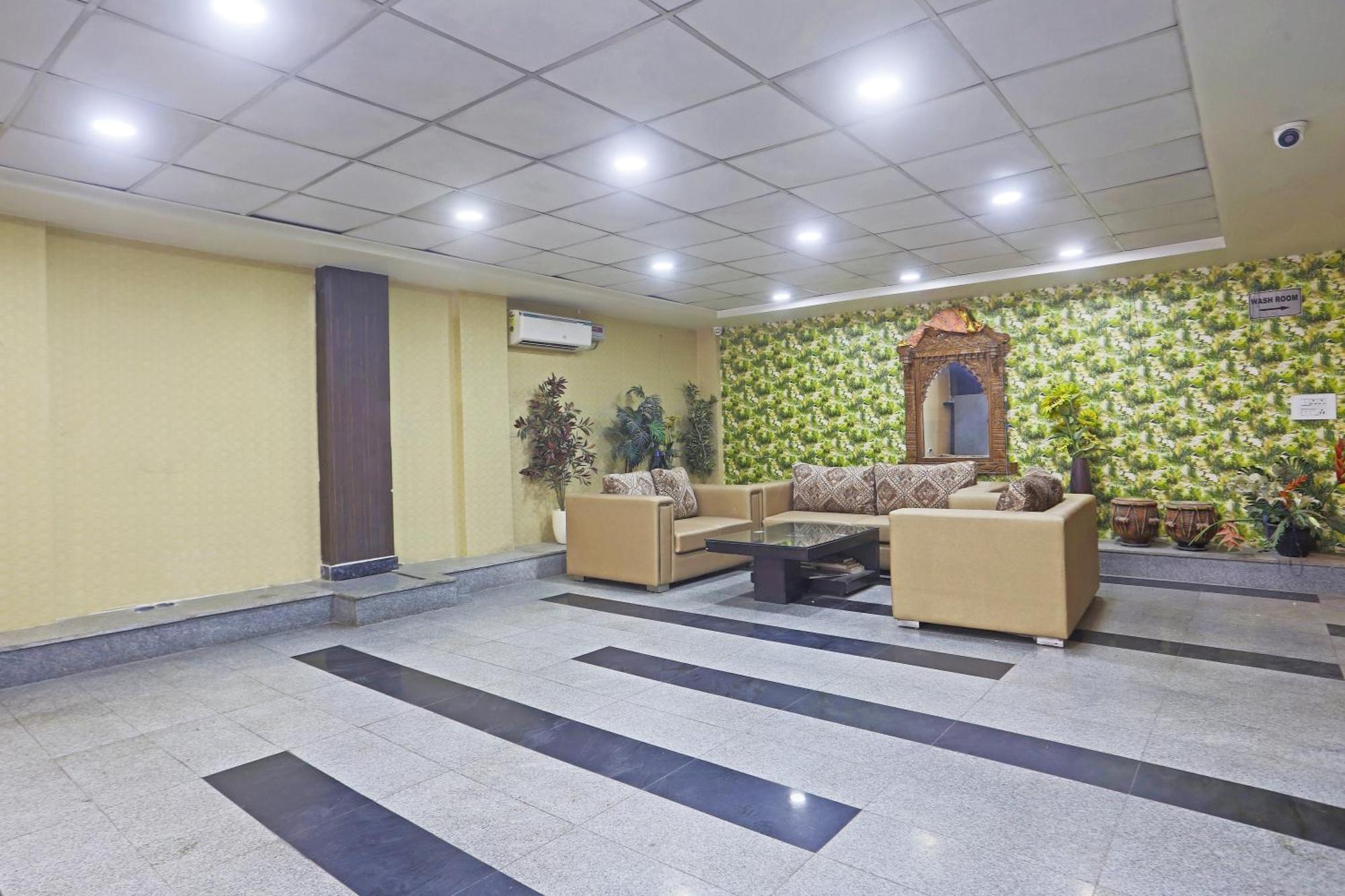 Hotel Aerostar Gold - Opposite Max Healthcare Дели Экстерьер фото