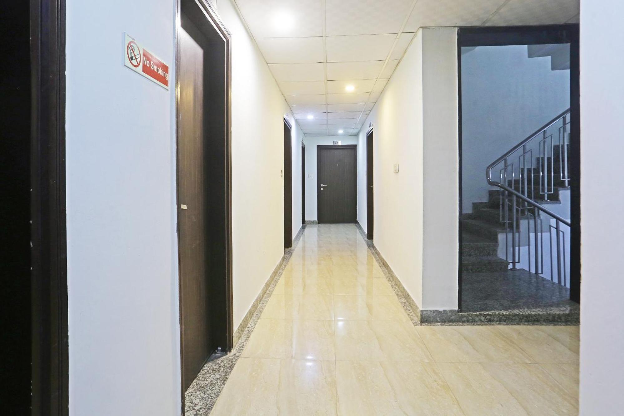 Hotel Aerostar Gold - Opposite Max Healthcare Дели Экстерьер фото