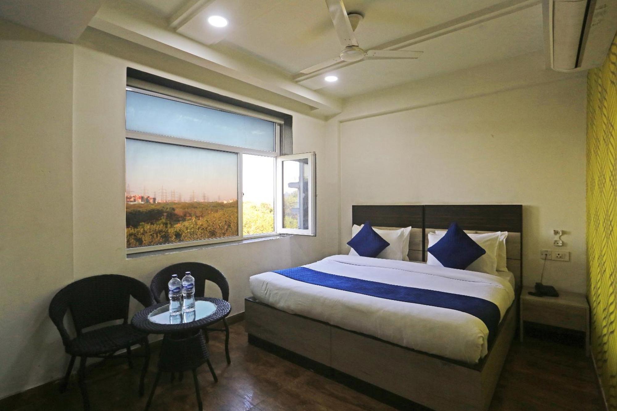 Hotel Aerostar Gold - Opposite Max Healthcare Дели Экстерьер фото