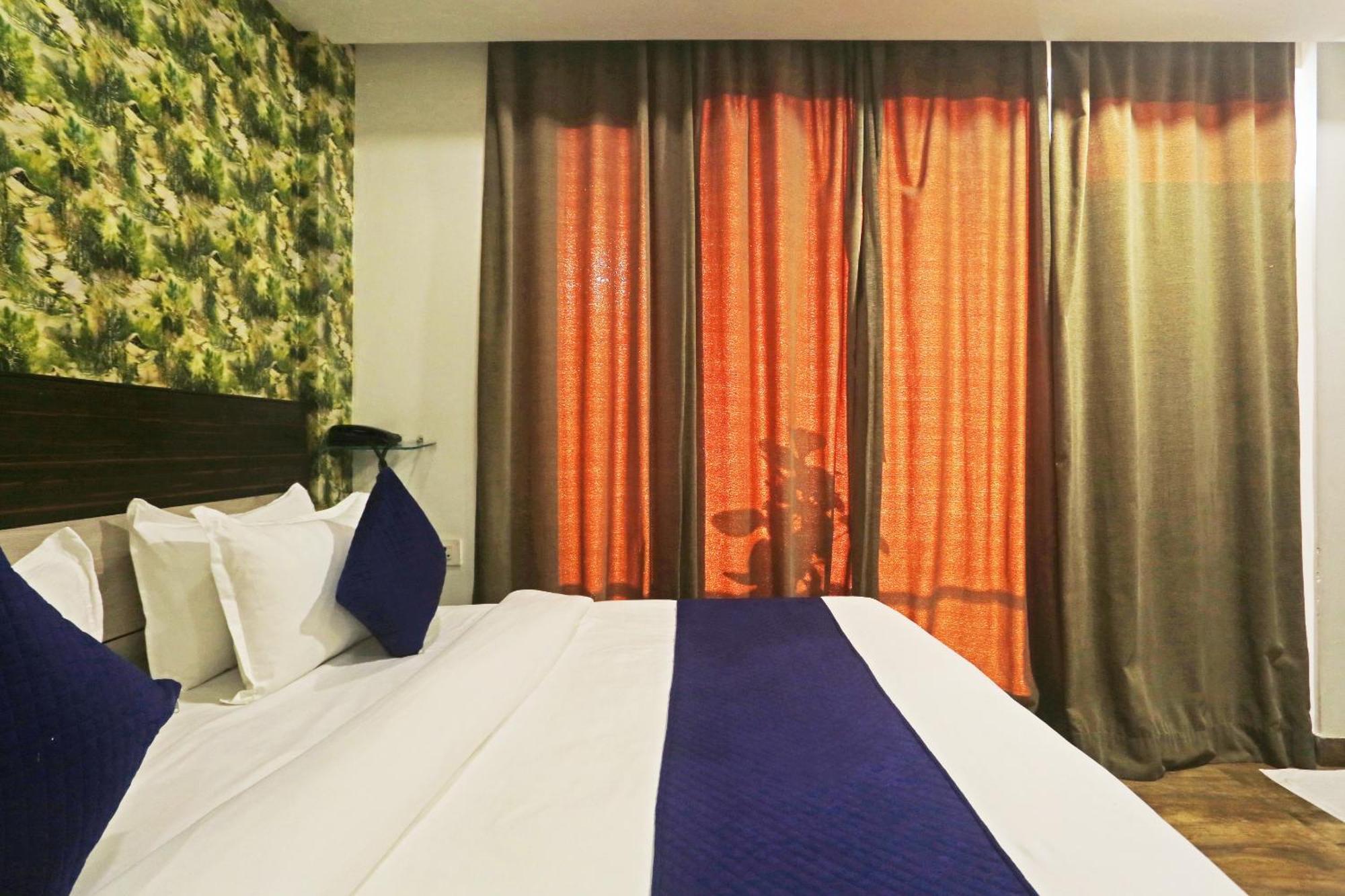 Hotel Aerostar Gold - Opposite Max Healthcare Дели Экстерьер фото