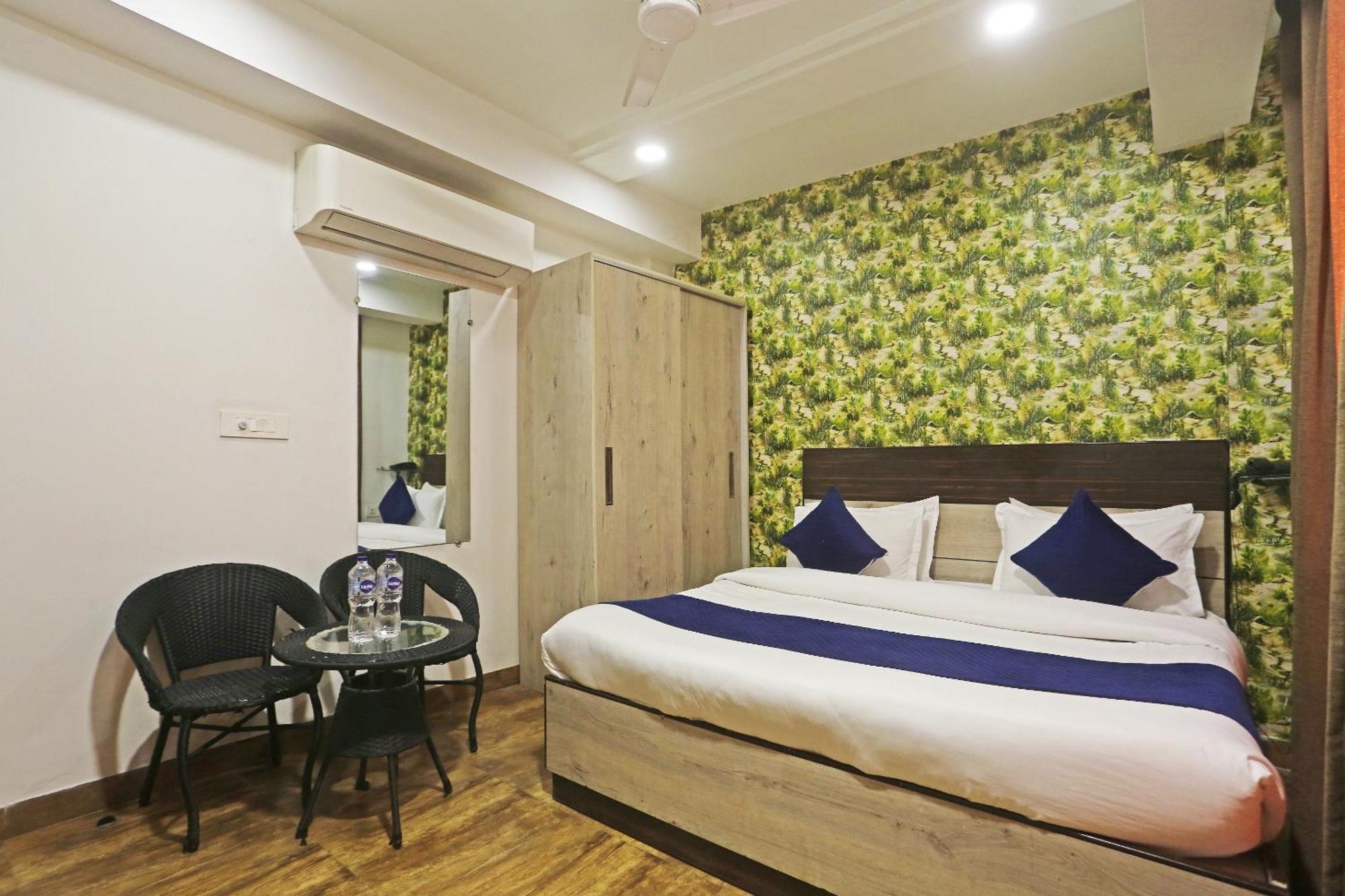Hotel Aerostar Gold - Opposite Max Healthcare Дели Экстерьер фото