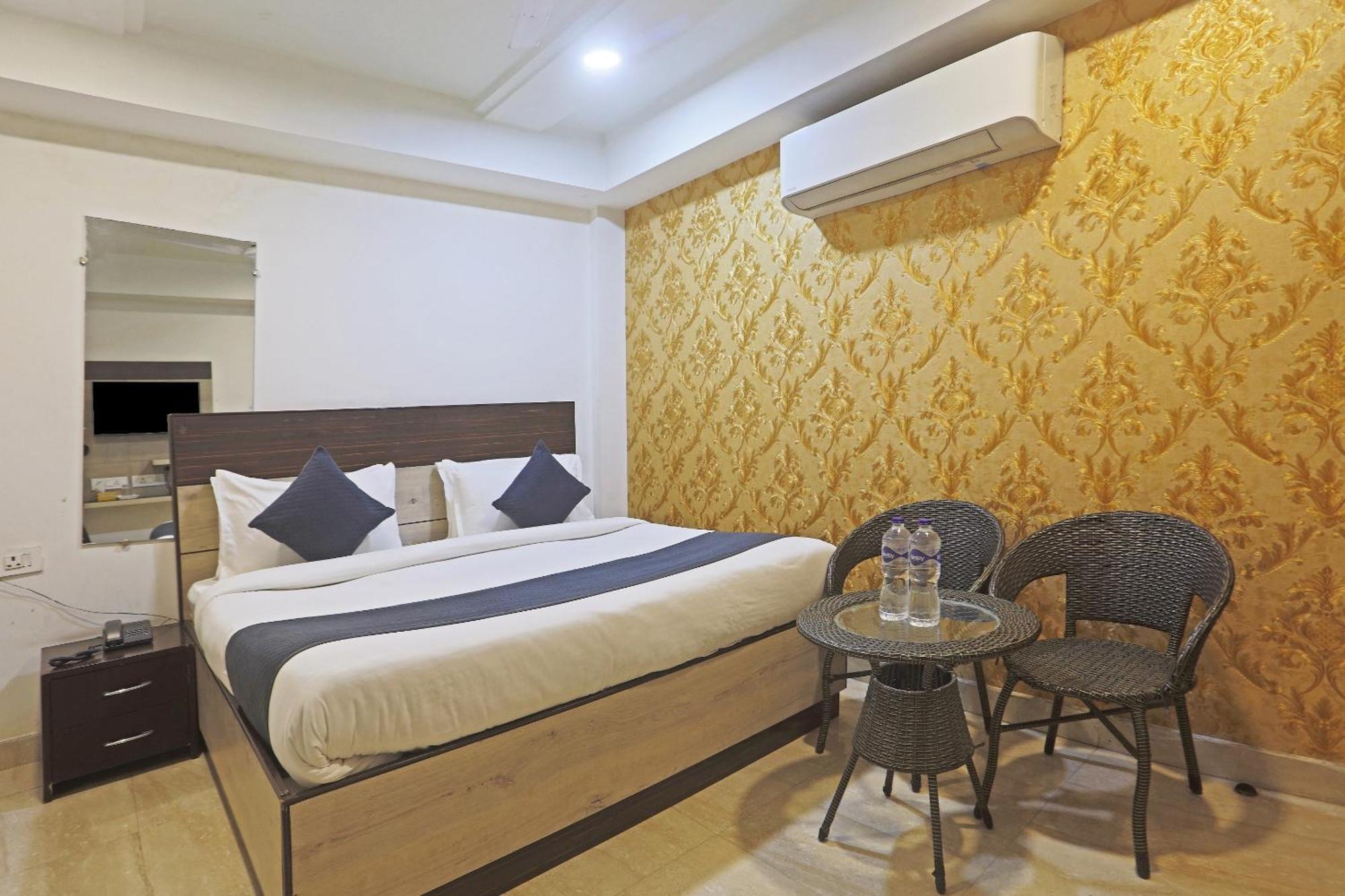 Hotel Aerostar Gold - Opposite Max Healthcare Дели Экстерьер фото